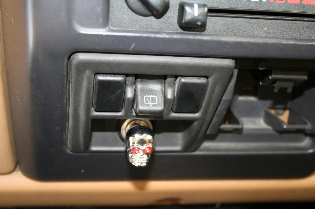 How do I remove the rear wiper switch? (pic)