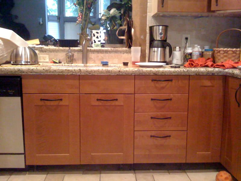 Kitchen Cabinet Door Knob Placement Brilliant Kitchen Cabinet