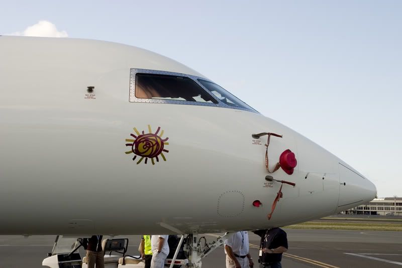 IMAGE: http://i171.photobucket.com/albums/u291/Linkzi/HNL%20South%20Ramp/CRW_5985web.jpg