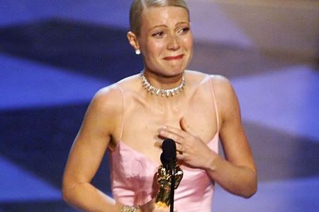 gwyneth-paltrow-crying-after-receiving-an-oscar-pic-getty-images-634733872.jpg