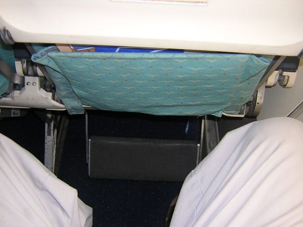 http://i171.photobucket.com/albums/u303/HURGHADATRIP/11SEATPITCH.jpg