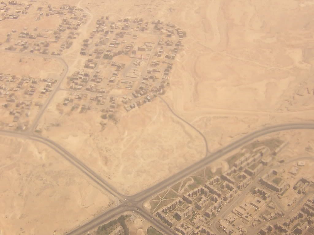 http://i171.photobucket.com/albums/u303/HURGHADATRIP/421STSIGN.jpg