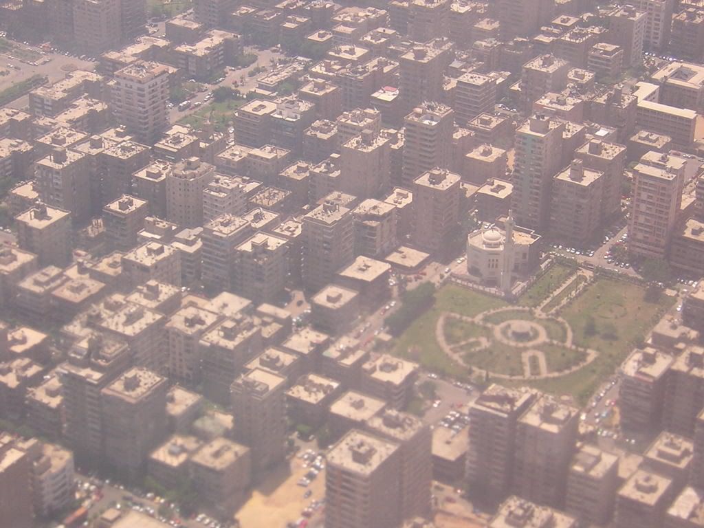 http://i171.photobucket.com/albums/u303/HURGHADATRIP/45NASRCITY1.jpg
