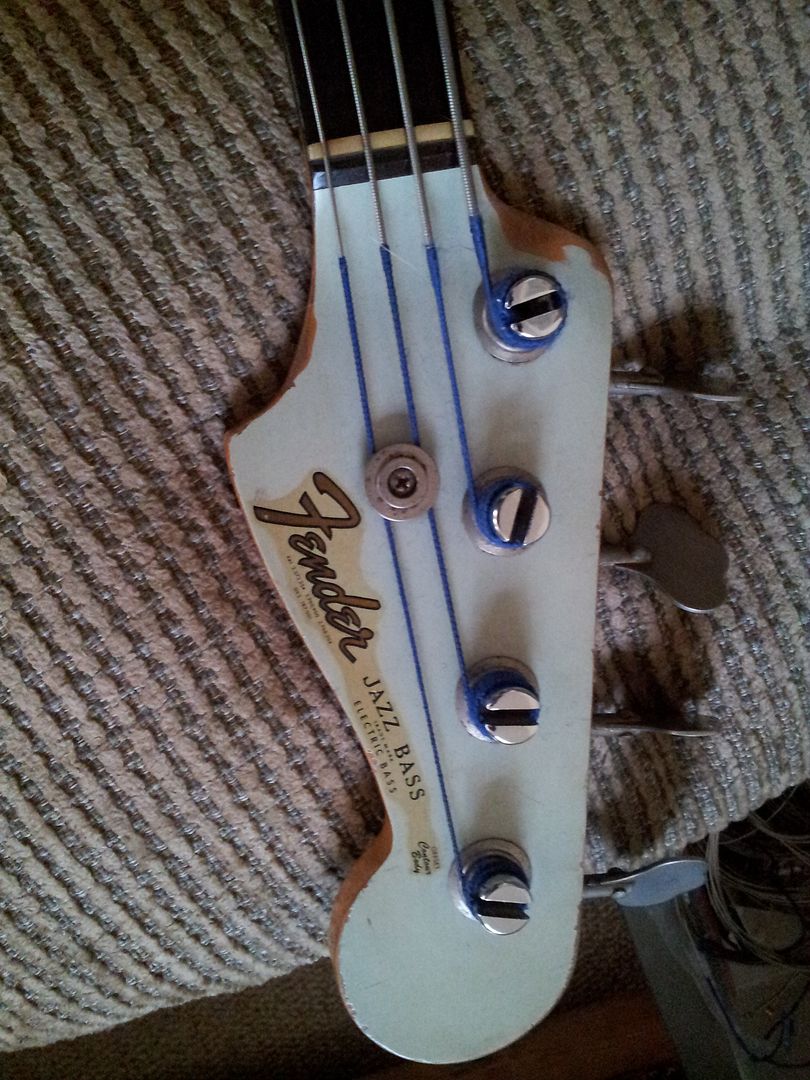 http://i171.photobucket.com/albums/u313/dbwinn/63%20Sonic%20Blue%20Jazz/20120512_115800.jpg