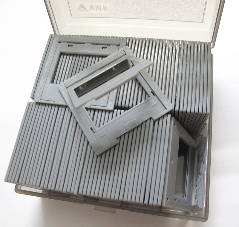 100 Piece Plastic 135 film 35mm Slide mounts / Thickness 2mm Plastic