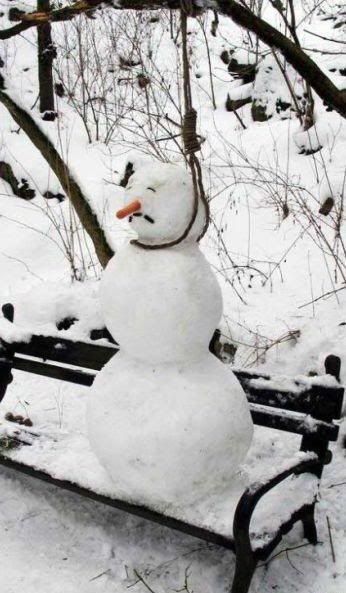 203-hanged-snowman.jpg