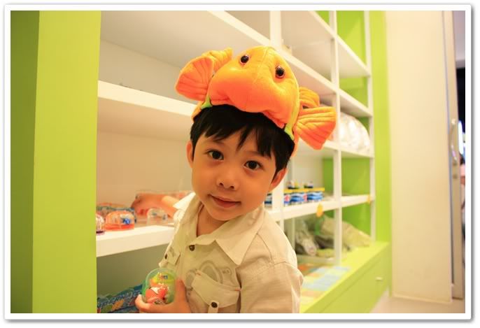 ทำบุญที่วัด บสถ์วรดิตถ์ บึงบอระเพ็ด