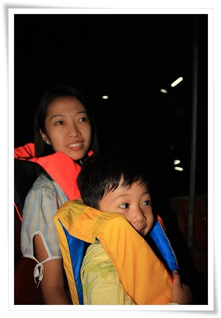 ตลาดน้ำอัมพวา ต่อ