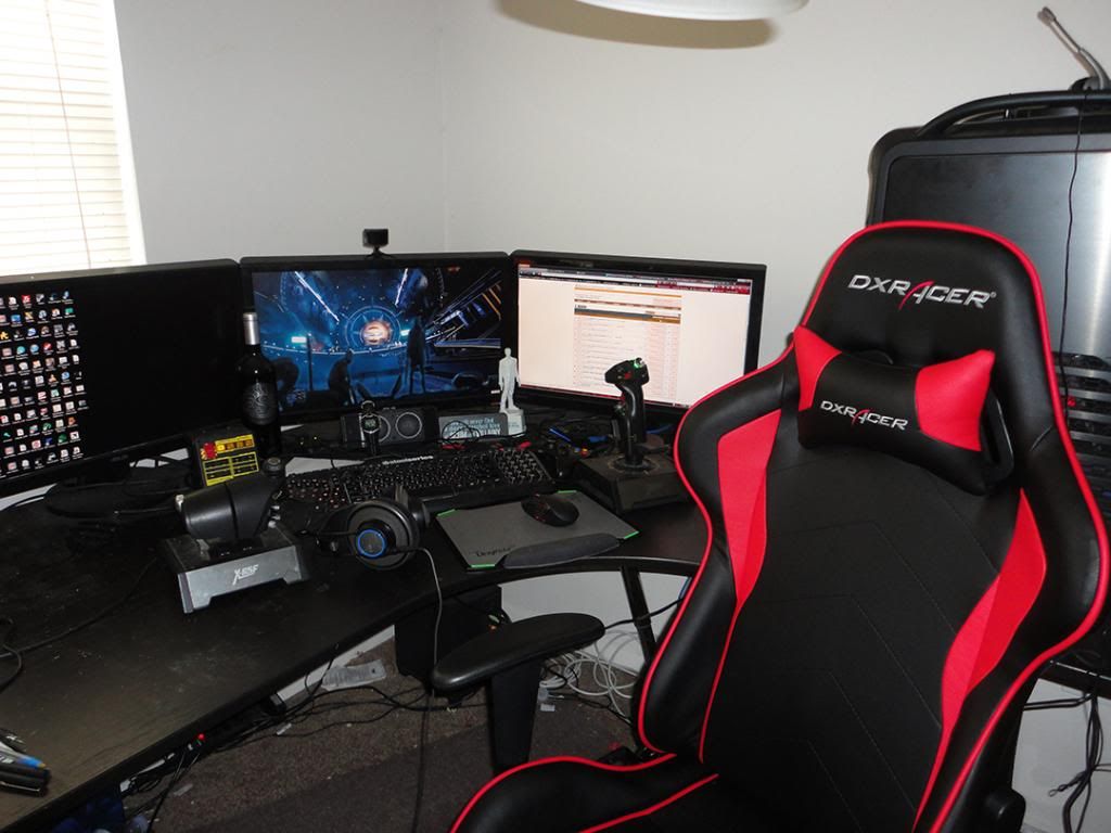 DXracer.jpg